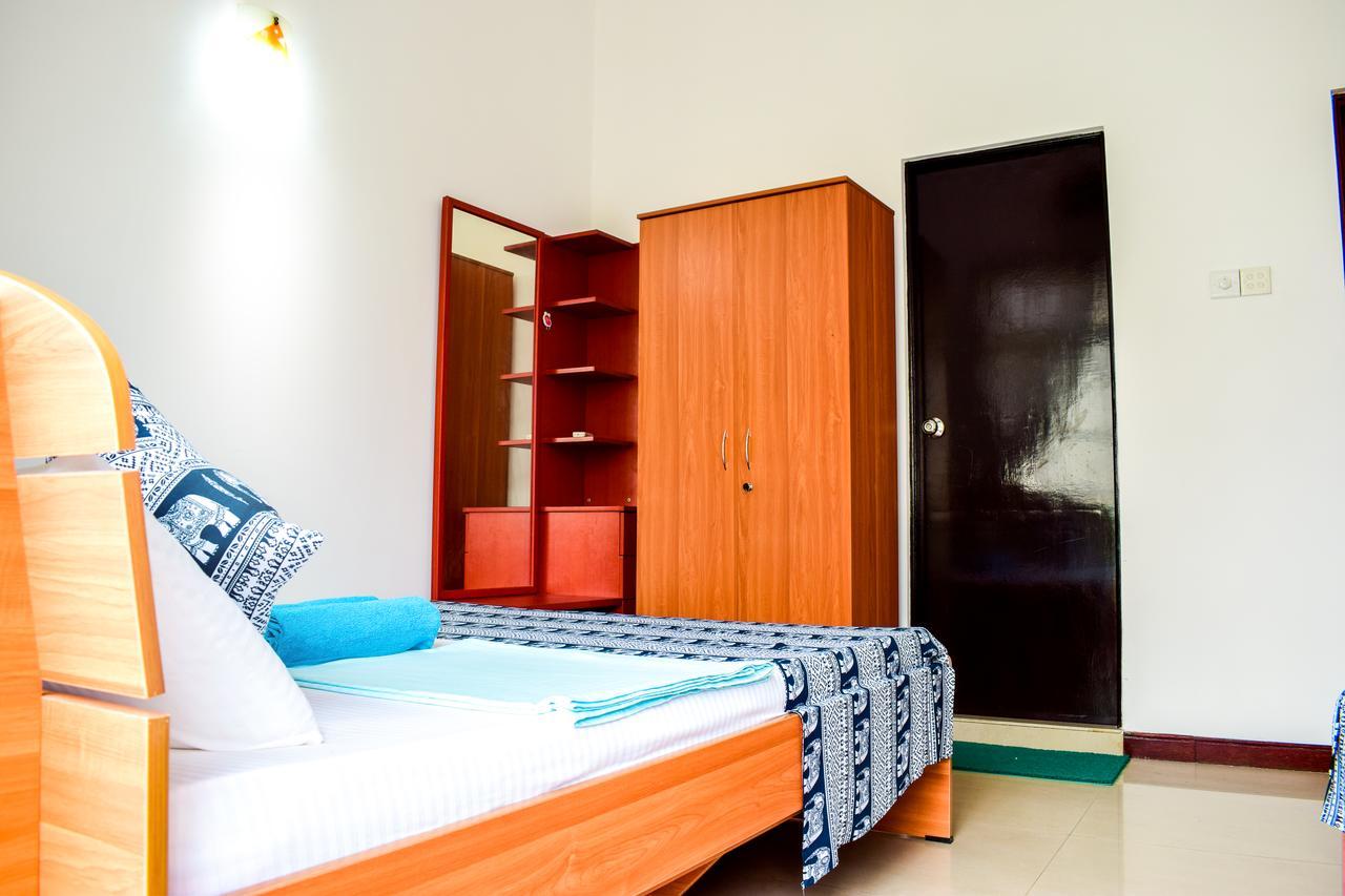 Port View Hostel Коломбо Екстер'єр фото